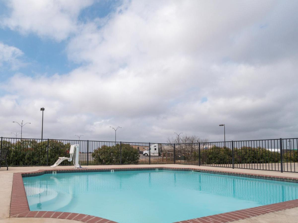 Oyo Hotel Pearsall I-35 West Exteriér fotografie