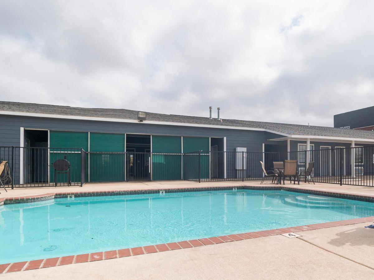Oyo Hotel Pearsall I-35 West Exteriér fotografie